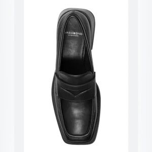 Vagabond Classic Black Leather Loafers